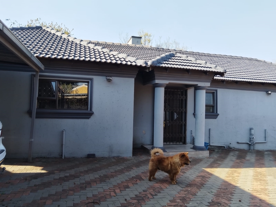 To Let 3 Bedroom Property for Rent in Birch Acres Gauteng