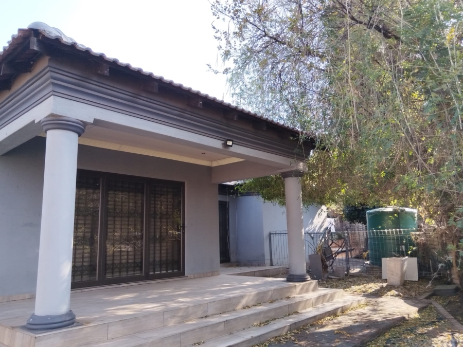 To Let 3 Bedroom Property for Rent in Birch Acres Gauteng