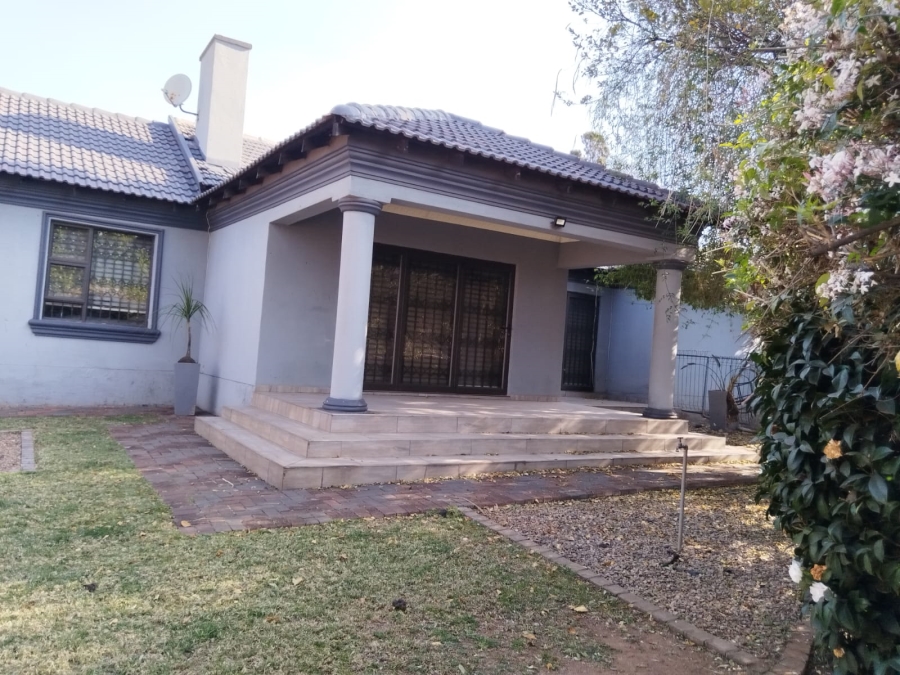 To Let 3 Bedroom Property for Rent in Birch Acres Gauteng