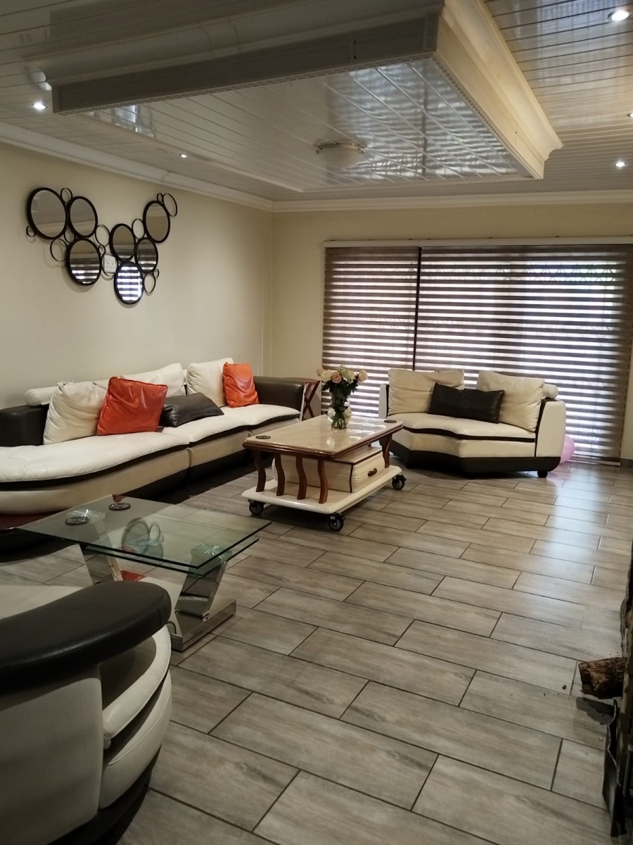To Let 3 Bedroom Property for Rent in Birch Acres Gauteng