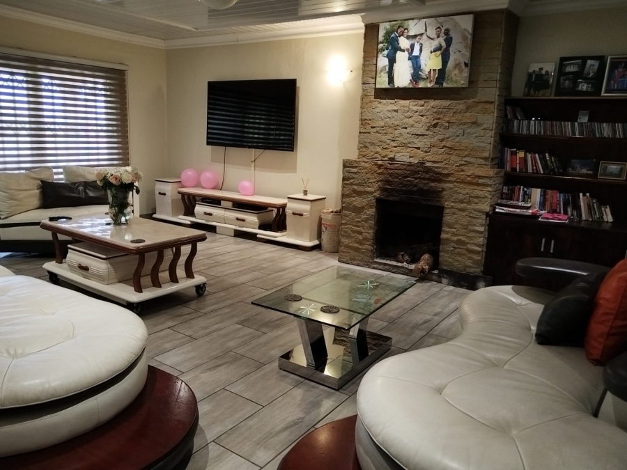 To Let 3 Bedroom Property for Rent in Birch Acres Gauteng