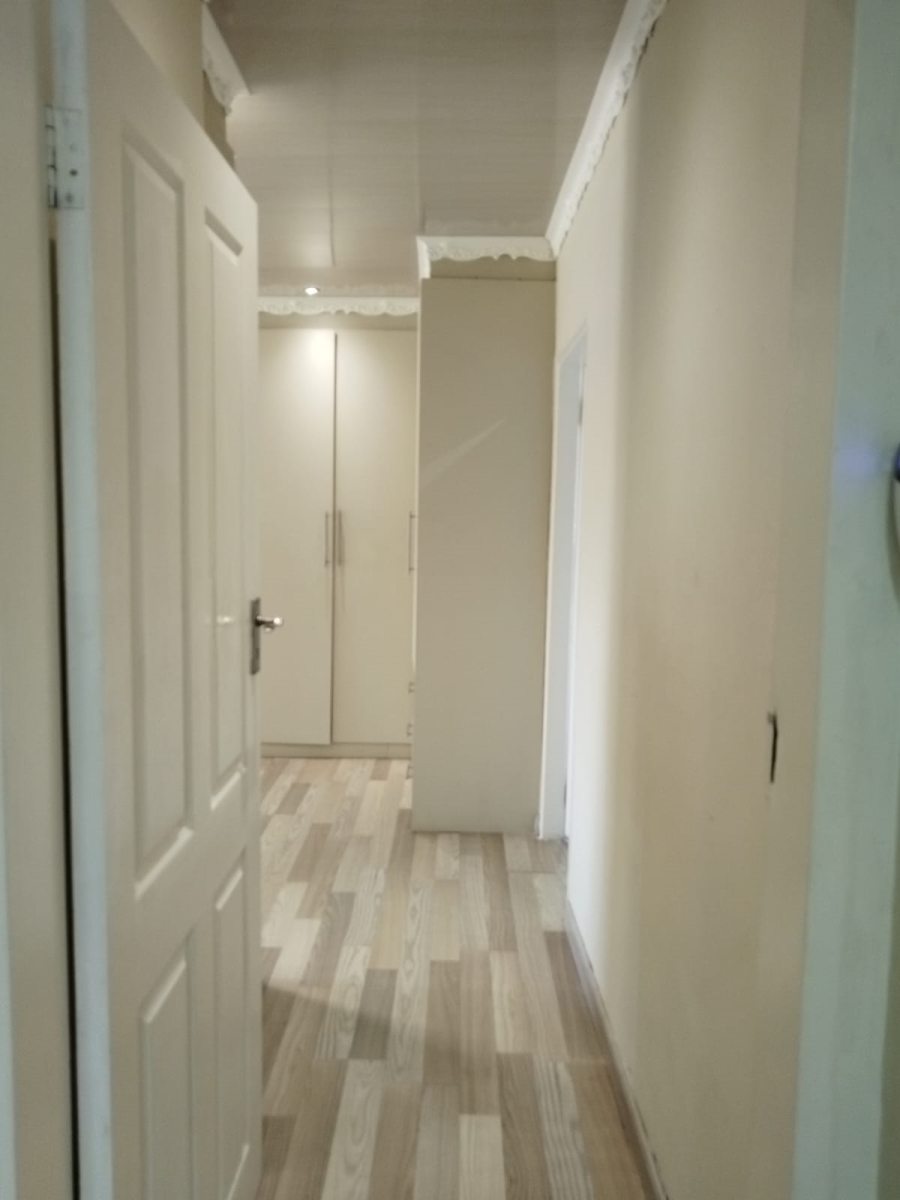 To Let 3 Bedroom Property for Rent in Birch Acres Gauteng