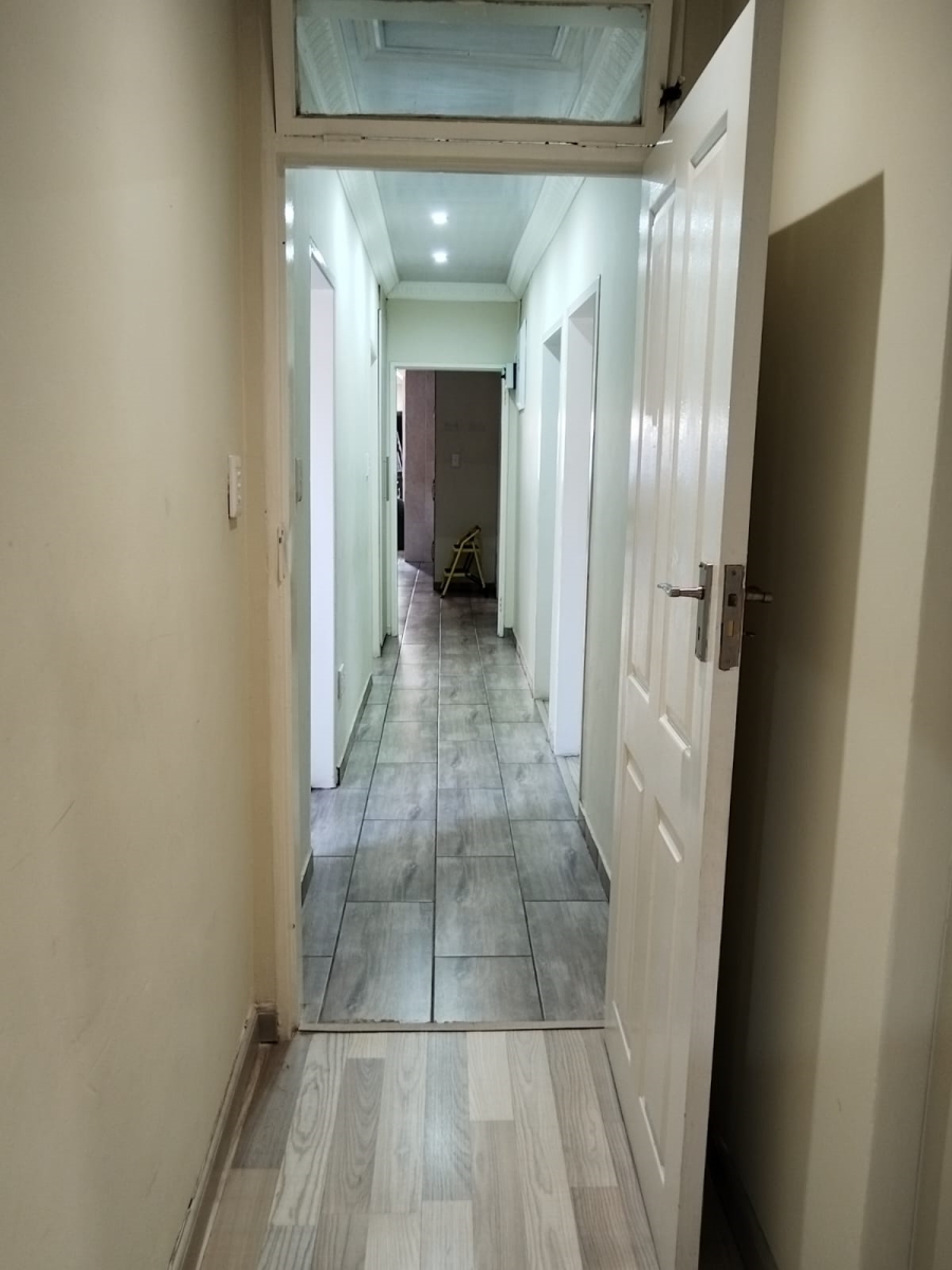 To Let 3 Bedroom Property for Rent in Birch Acres Gauteng