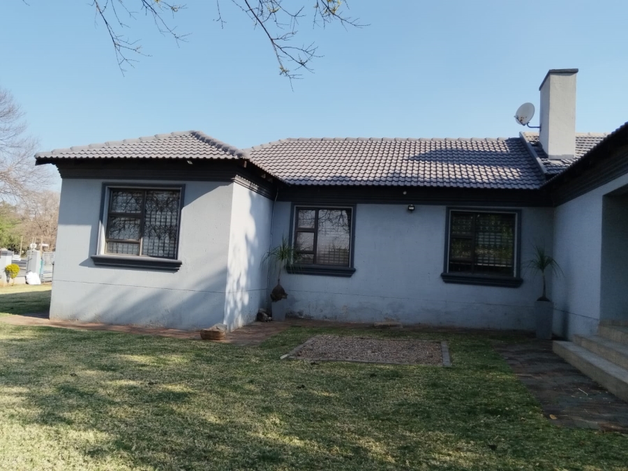 To Let 3 Bedroom Property for Rent in Birch Acres Gauteng