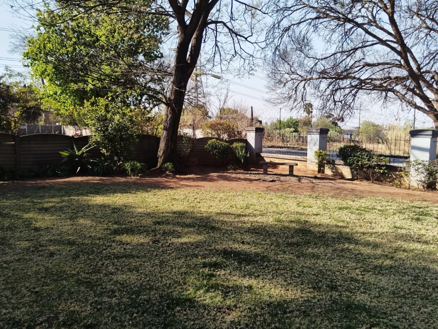 To Let 3 Bedroom Property for Rent in Birch Acres Gauteng