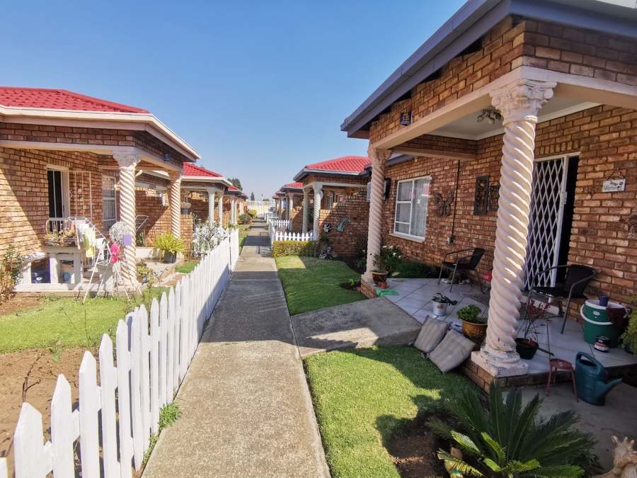 1 Bedroom Property for Sale in Van Dyk Park Gauteng