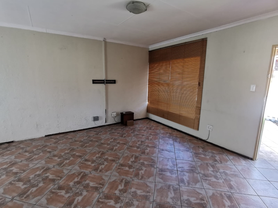1 Bedroom Property for Sale in Van Dyk Park Gauteng