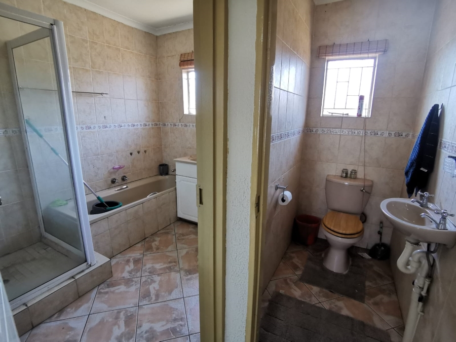 1 Bedroom Property for Sale in Van Dyk Park Gauteng