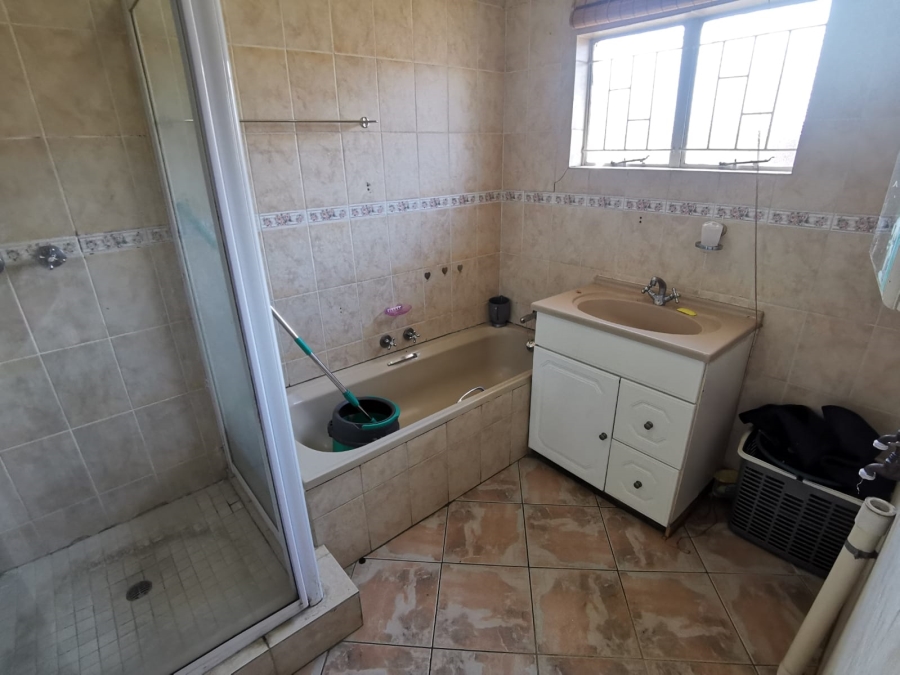 1 Bedroom Property for Sale in Van Dyk Park Gauteng