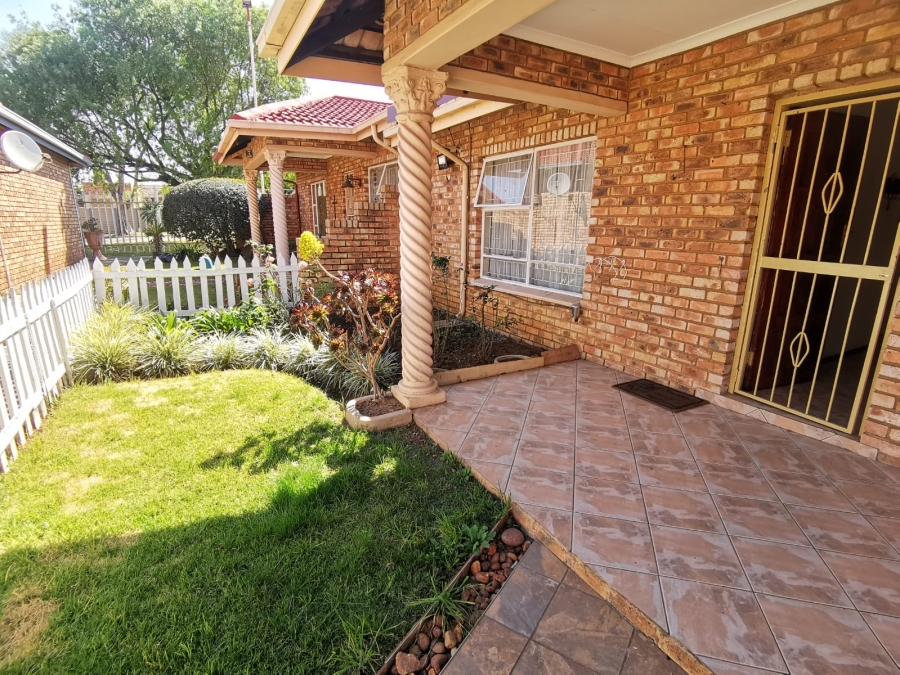 1 Bedroom Property for Sale in Van Dyk Park Gauteng