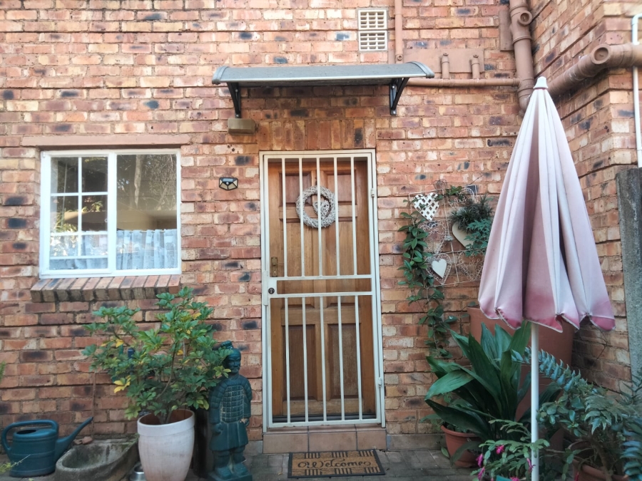 2 Bedroom Property for Sale in Sonneglans Gauteng