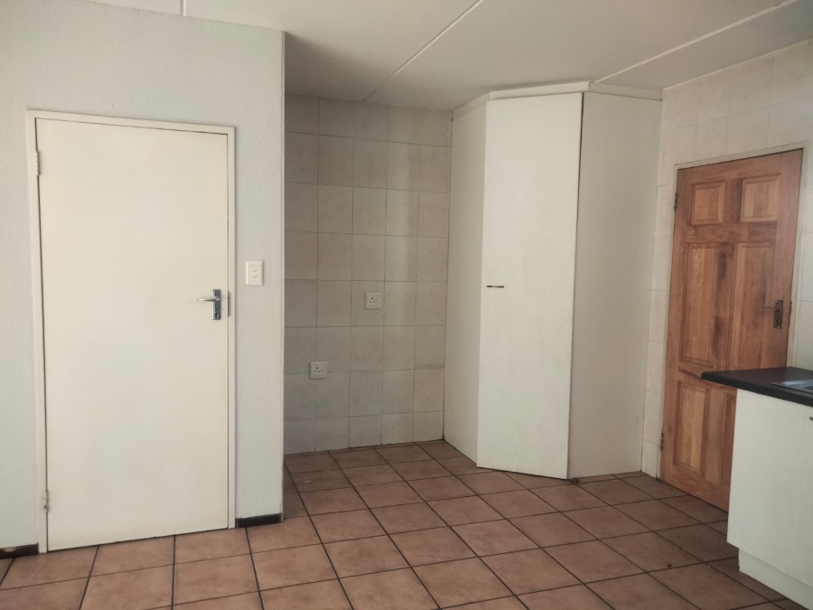 2 Bedroom Property for Sale in Sonneglans Gauteng