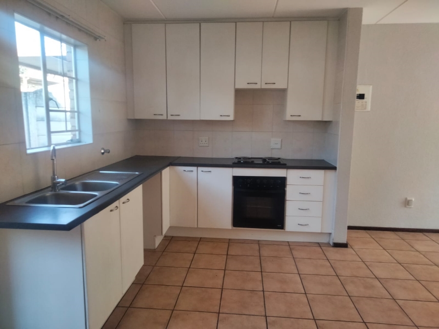 2 Bedroom Property for Sale in Sonneglans Gauteng