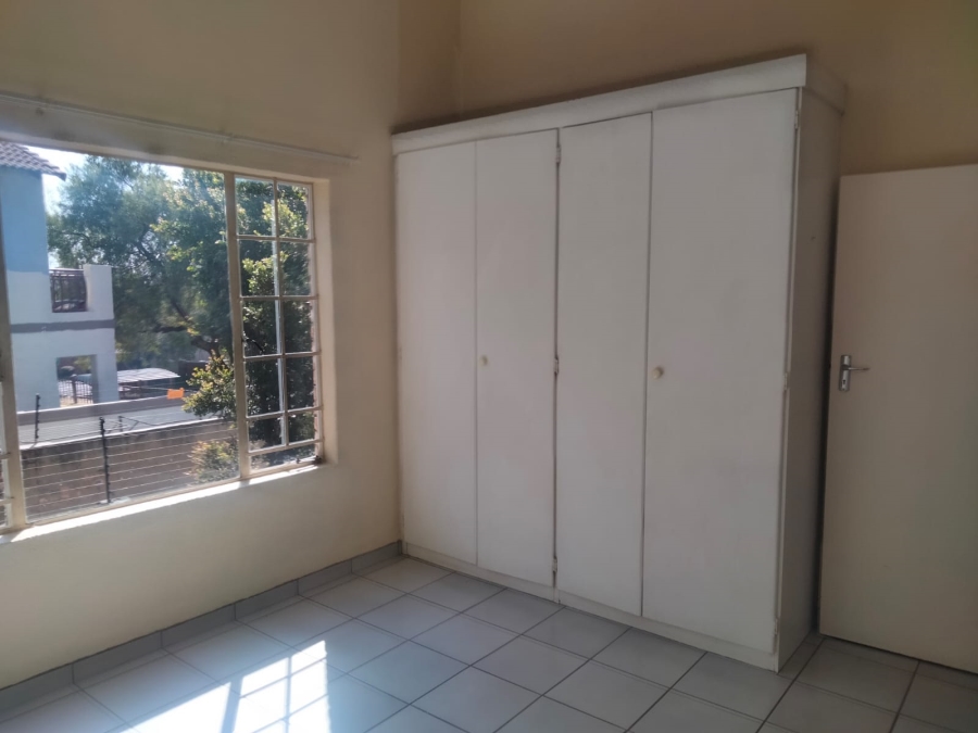 2 Bedroom Property for Sale in Sonneglans Gauteng