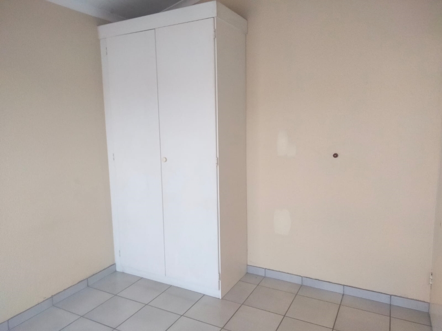 2 Bedroom Property for Sale in Sonneglans Gauteng