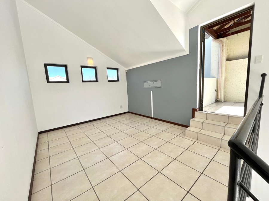 2 Bedroom Property for Sale in Lonehill Gauteng