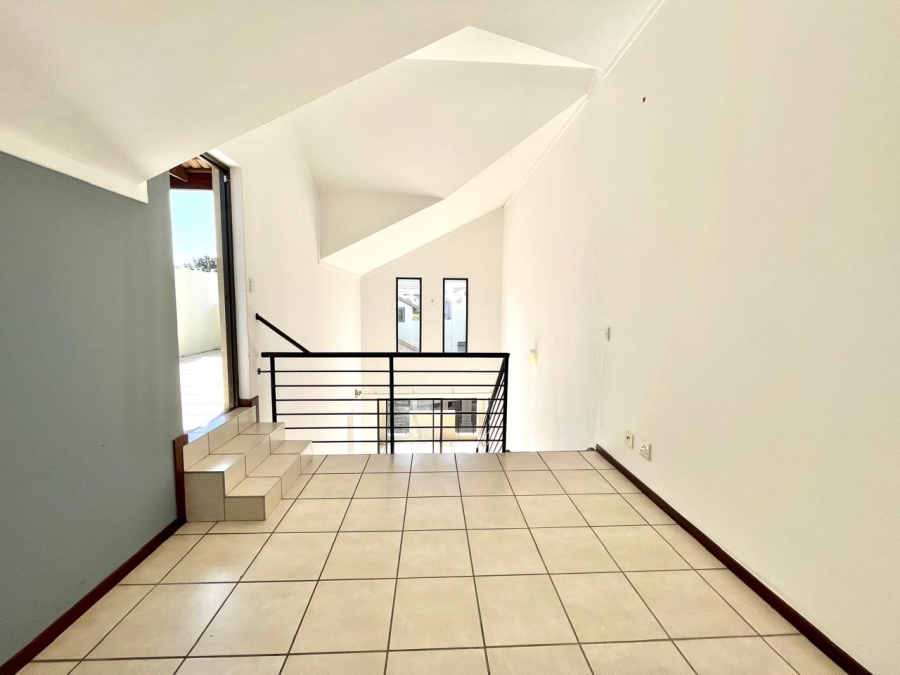 2 Bedroom Property for Sale in Lonehill Gauteng