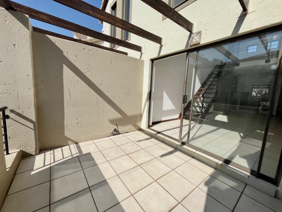 2 Bedroom Property for Sale in Lonehill Gauteng