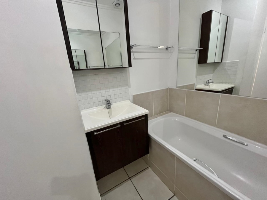 2 Bedroom Property for Sale in Lonehill Gauteng