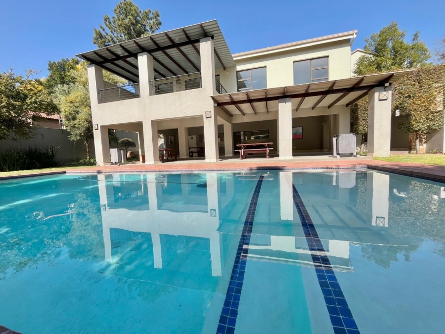 2 Bedroom Property for Sale in Lonehill Gauteng