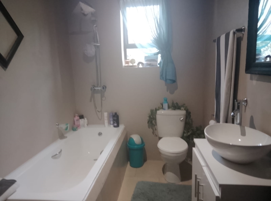 4 Bedroom Property for Sale in Geduld Ext 1 Gauteng