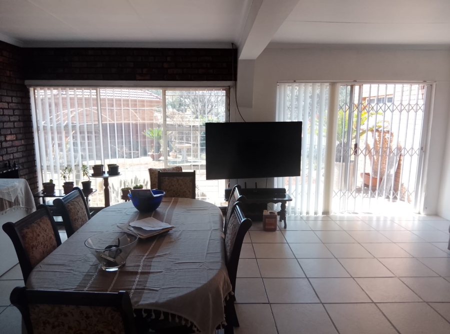 3 Bedroom Property for Sale in Petersfield Gauteng