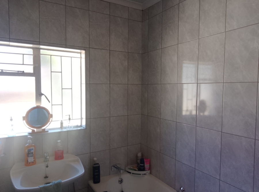 3 Bedroom Property for Sale in Petersfield Gauteng