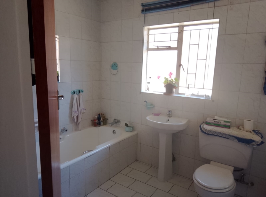 3 Bedroom Property for Sale in Petersfield Gauteng