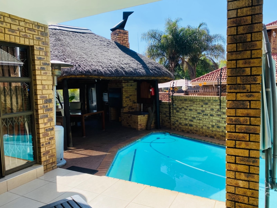 3 Bedroom Property for Sale in Erasmuskloof Gauteng