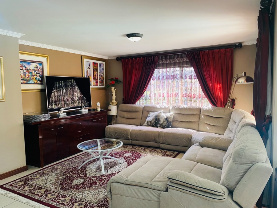 3 Bedroom Property for Sale in Erasmuskloof Gauteng