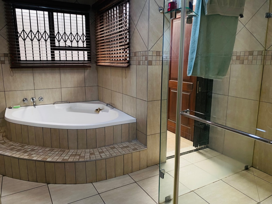 3 Bedroom Property for Sale in Erasmuskloof Gauteng
