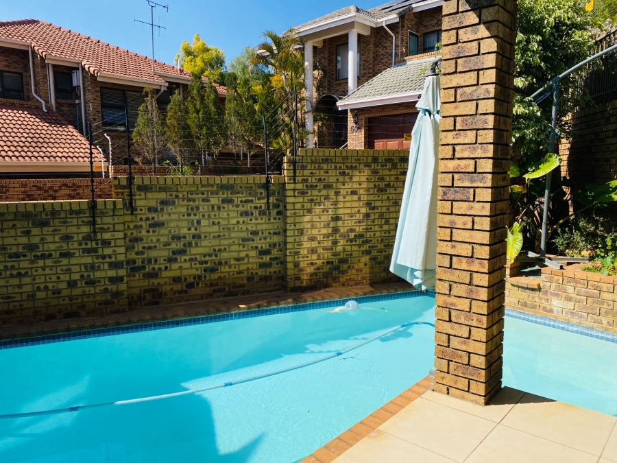 3 Bedroom Property for Sale in Erasmuskloof Gauteng