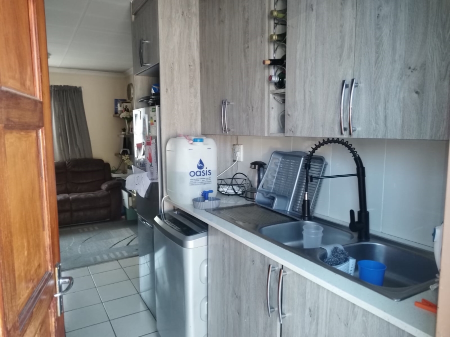 3 Bedroom Property for Sale in Clayville Gauteng