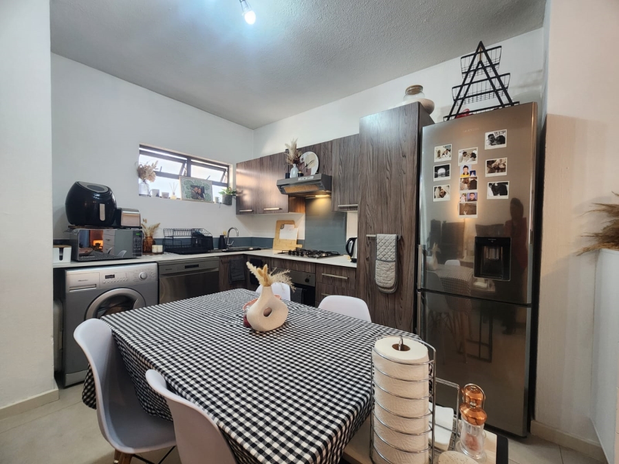1 Bedroom Property for Sale in Beverley Gauteng
