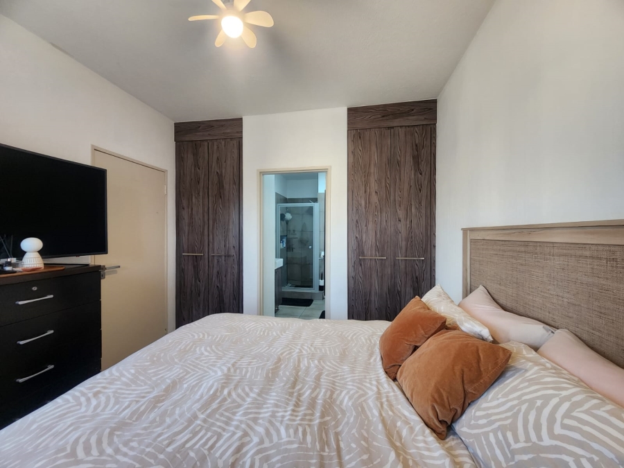 1 Bedroom Property for Sale in Beverley Gauteng