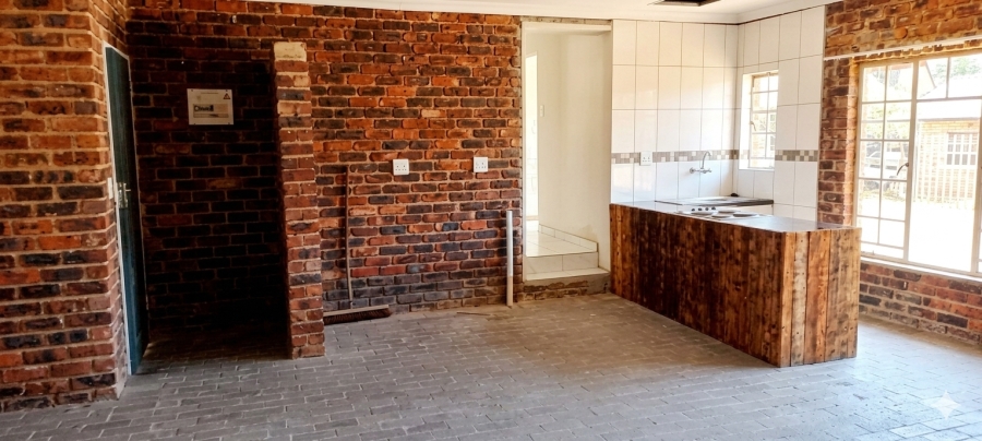 To Let 2 Bedroom Property for Rent in Glen Austin Gauteng