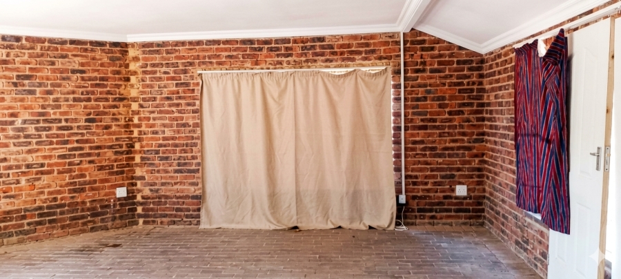 To Let 2 Bedroom Property for Rent in Glen Austin Gauteng