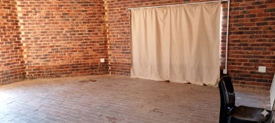 To Let 2 Bedroom Property for Rent in Glen Austin Gauteng