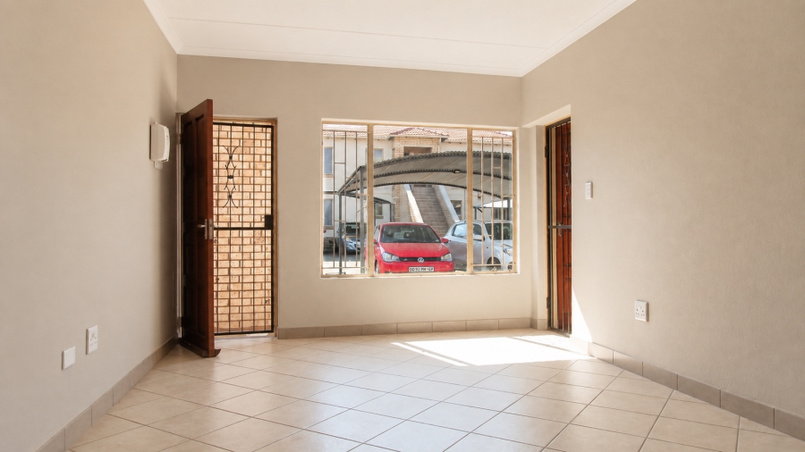 2 Bedroom Property for Sale in Groblerpark Gauteng