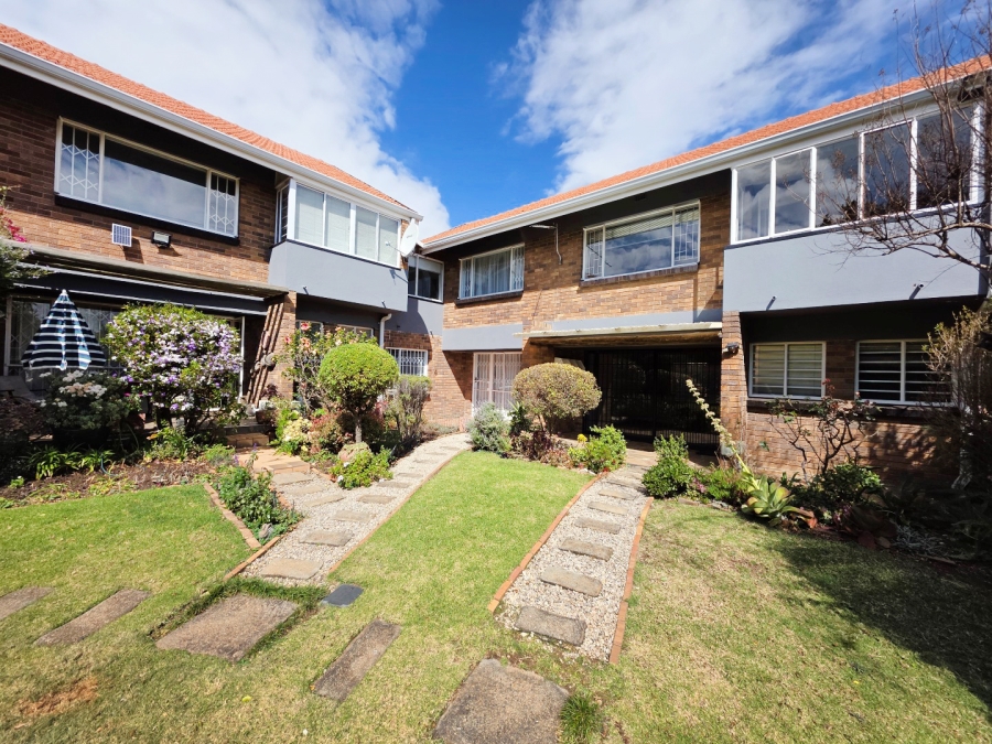 2 Bedroom Property for Sale in Robindale Gauteng