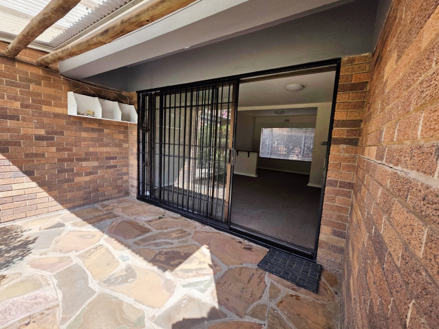 2 Bedroom Property for Sale in Robindale Gauteng