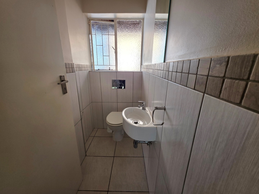 2 Bedroom Property for Sale in Robindale Gauteng