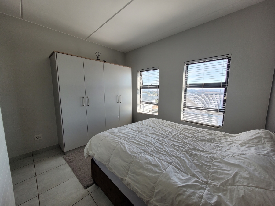 To Let 3 Bedroom Property for Rent in Pinehaven Gauteng