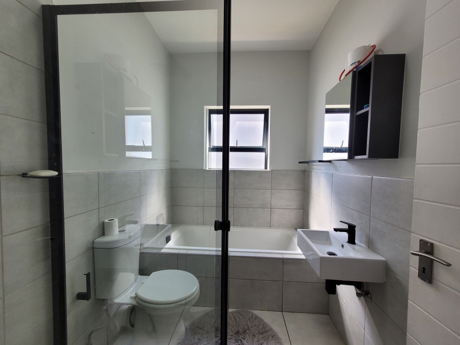 To Let 3 Bedroom Property for Rent in Pinehaven Gauteng