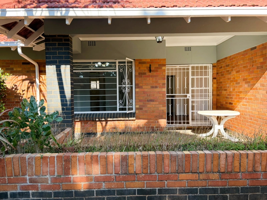 To Let 3 Bedroom Property for Rent in Linden Gauteng