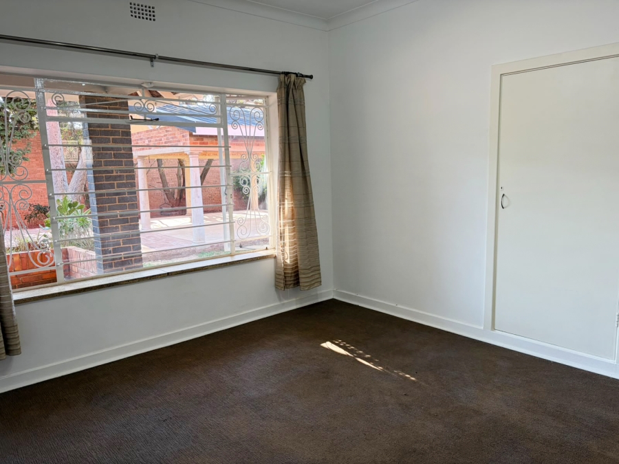 To Let 3 Bedroom Property for Rent in Linden Gauteng