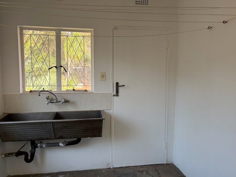 To Let 3 Bedroom Property for Rent in Linden Gauteng