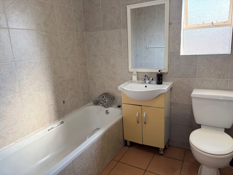 To Let 2 Bedroom Property for Rent in Blackheath Gauteng