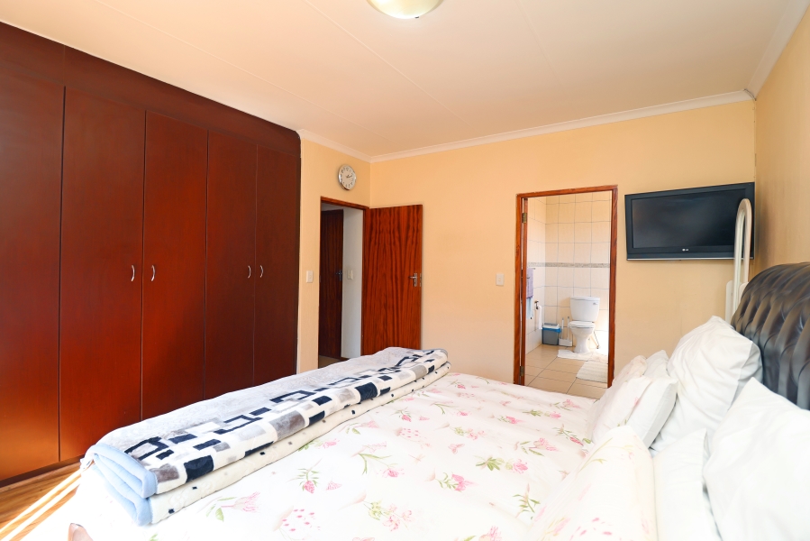 3 Bedroom Property for Sale in Country View Gauteng