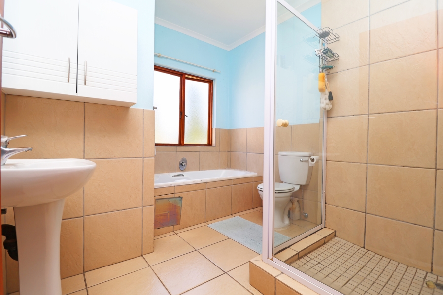 3 Bedroom Property for Sale in Country View Gauteng